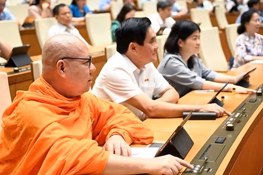 Quốc hội biểu quyết sửa Hiến pháp, chất vấn 2 bộ trưởng trong 1,5 ngày