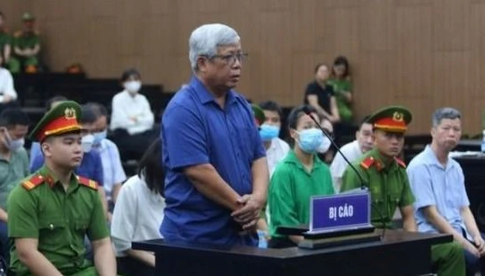 Cựu thứ trưởng Bộ TNMT lĩnh 3 năm tù trong vụ khai thác lậu đất hiếm