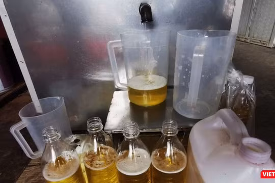 Người Hà Nội ép dầu lạc, vừng thủ công giá đắt gấp 3 lần để "mua" sự yên tâm