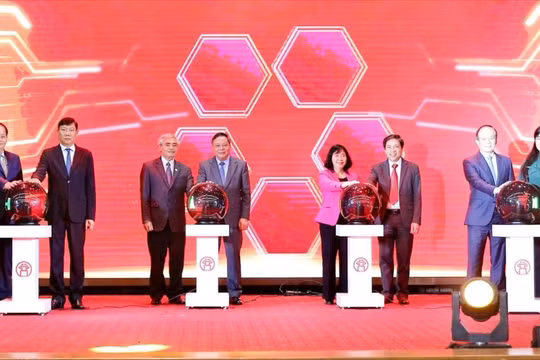 Hà Nội công bố các ứng dụng chuyển đổi số dùng chung 3 cấp