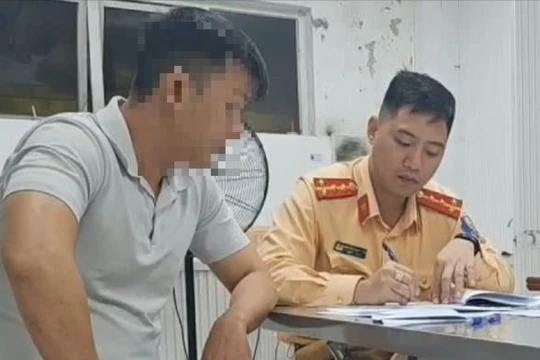 8 tiếng chây ì với cảnh sát trên cao tốc, tài xế và chủ xe bị phạt gần 250 triệu đồng