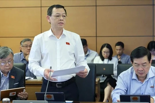 Thứ trưởng Y tế: Chưa sửa luật, 5 năm vẫn không lắp nổi wifi cho bệnh viện