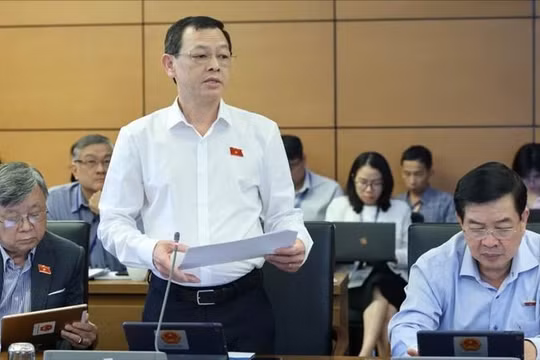 Thứ trưởng Y tế: Chưa sửa luật, 5 năm vẫn không lắp nổi wifi cho bệnh viện