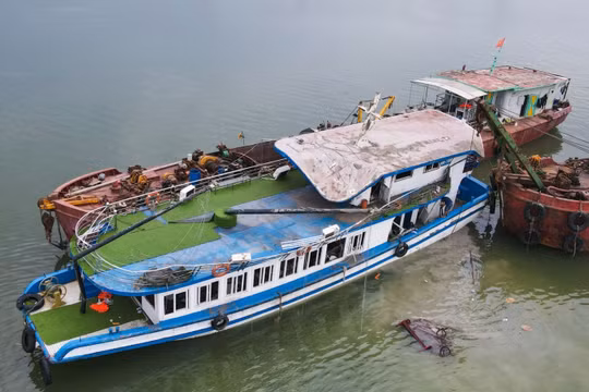 Vụ lật tàu vịnh Hạ Long và lỗ hổng chuyển đổi số