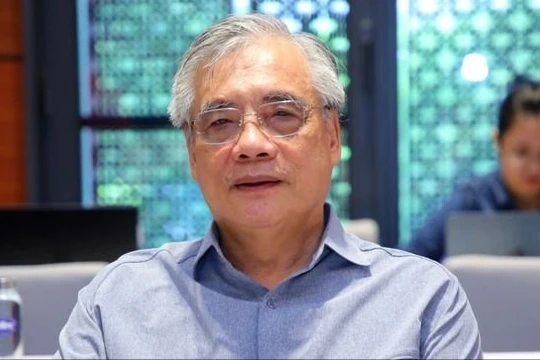 PGS.TS Trần Đình Thiên chia sẻ tại hội thảo