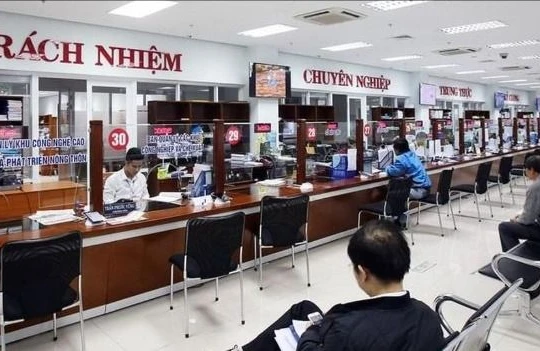 Bộ Chính trị: Nghiên cứu bỏ cấp huyện, sáp nhập một số tỉnh