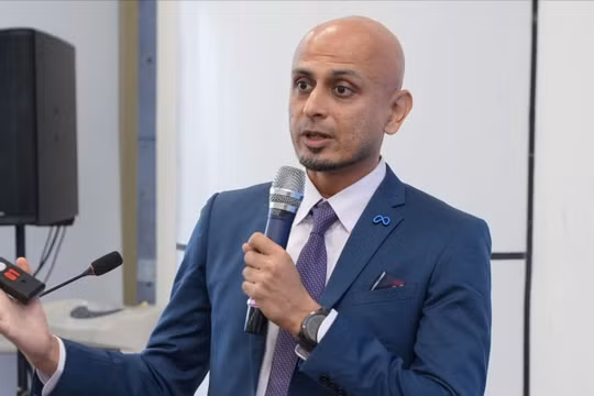 Ông Sarim Aziz, Giám đốc Chính sách Công của Meta chia sẻ về chiến lược của tập đoàn trong việc hỗ trợ Việt Nam phát triển AI