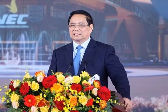 Thủ tướng Phạm Minh Chính phát biểu tại lễ khánh thành, khởi công 250 công trình, dự án. Ảnh: VGP/Nhật Bắc.