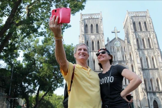 Cải cách chính sách thị thực: Chìa khóa thu hút nhân tài toàn cầu 