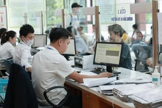 Tinh gọn bộ máy: Cán bộ công chức nghỉ hưu trước tuổi có thể nhận bao nhiêu tiền?