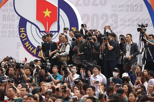 Dự thảo Luật Báo chí (sửa đổi): Cần tận dụng mạng xã hội để không bị chậm thông tin