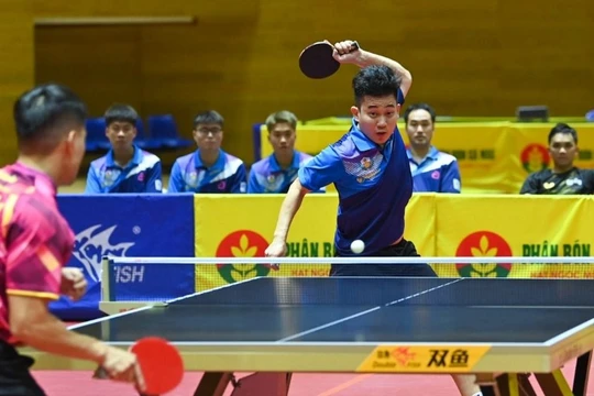 Giá trị của lòng nhân ái trong câu chuyện bầu Hiển và Lê Đình Đức