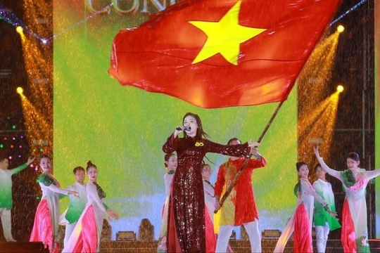 Concert “Việt Nam trong tôi” quyên góp 4,2 tỷ đồng ủng hộ người dân miền Trung