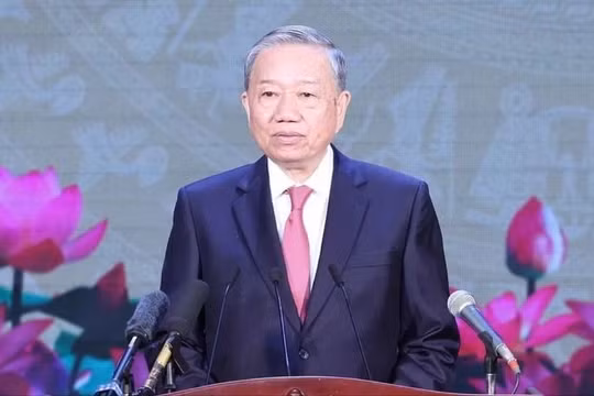 Tổng Bí thư: Cả dân tộc cùng hành quân vươn tới tương lai rực rỡ của đất nước