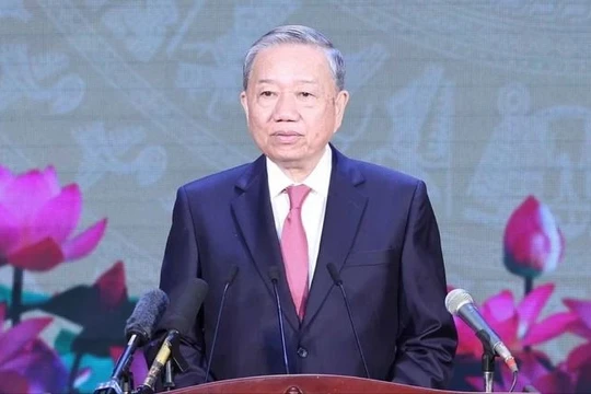 Tổng Bí thư: Cả dân tộc cùng hành quân vươn tới tương lai rực rỡ của đất nước