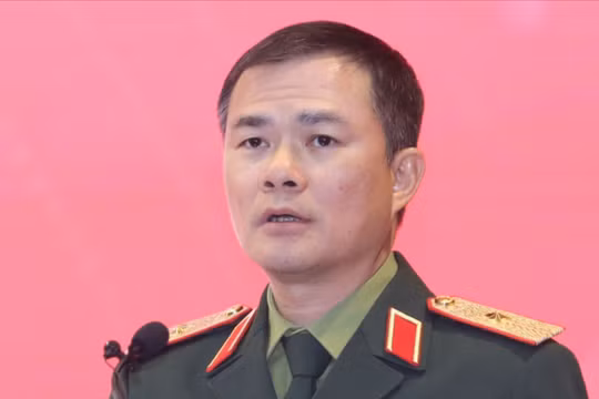 Thiếu tướng Tào Đức Thắng, Chủ tịch kiêm Tổng Giám đốc Tập đoàn Viettel phát biểu tại hội nghị.