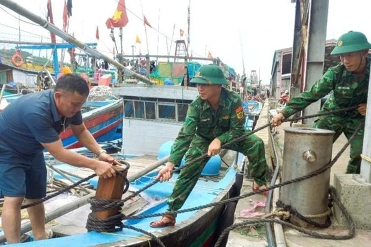 Thủ tướng yêu cầu khẩn trương triển khai ứng phó khẩn cấp với bão số 3