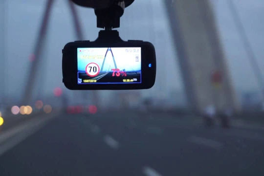 Ô tô không lắp camera hành trình: Chủ phương tiện, lái xe bị xử phạt thế nào?