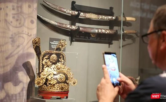 Triển lãm giới thiệu hơn 200 cổ vật gồm nhiều loại hình, chất liệu khác nhau, có niên đại từ thế kỷ 15 đến thời nhà Nguyễn.