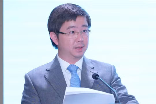 Thứ trưởng Bùi Hoàng Phương khẳng định Việt Nam luôn đồng hành, hợp tác cùng cộng đồng quốc tế trong việc phát triển một Internet mở, an toàn và bao trùm. Ảnh: Tuấn Khoa.