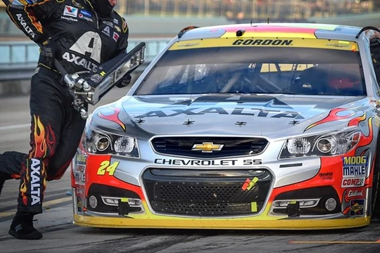 Thi đấu NASCAR nhiều nhất là Jeff Gordon (797 lần) cho đội Hendrick Motorsports từ 15/11/1992 tới 22/11/2015.