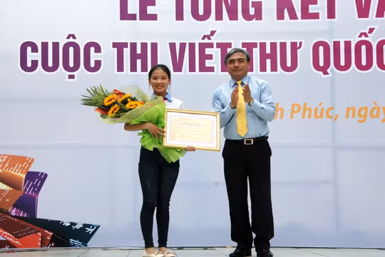 Nguyễn Thị Thu Trang - Quán quân UPU 2016