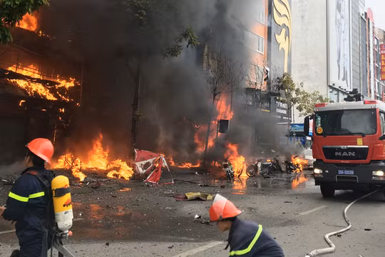 HIện trường vụ cháy quán Karaoke 68 Trần Thái Tông