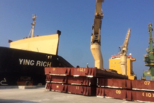 Tàu hàng Ying Rich tại cảng Sơn Dương - (Nguồn Internet)