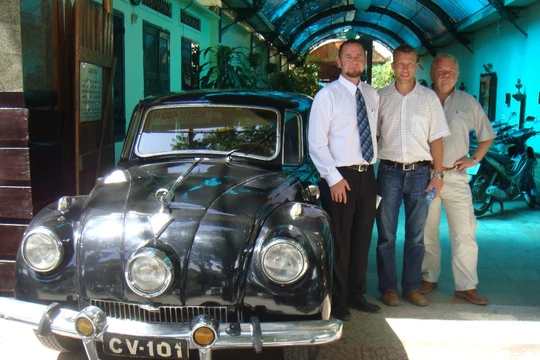 Tatra T87 trưng bày tại khu vực trung tâm TPHCM và những người bạn quốc tế hâm mộ.