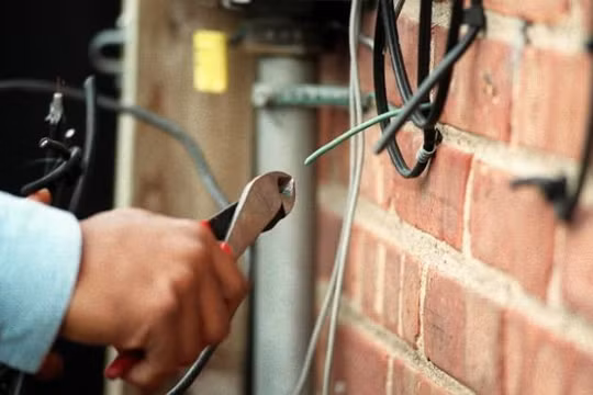 FPT Telecom đang bị tố cắt cáp CMC Telecom vì công ty này vi phạm hợp đồng thuê hạ tầng, chậm trễ giải quyết- (Ảnh: OD).