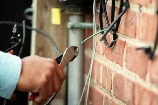 FPT Telecom đang bị tố cắt cáp CMC Telecom vì công ty này vi phạm hợp đồng thuê hạ tầng, chậm trễ giải quyết- (Ảnh: OD).