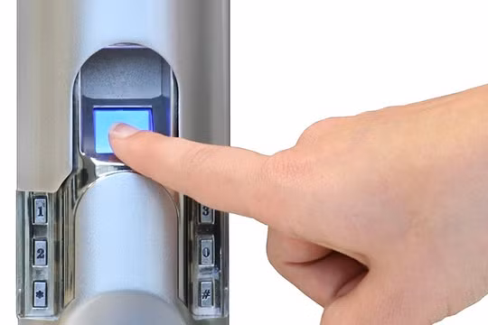 Khóa vân tay với nhiều tính năng vượt trội.