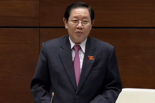 Bộ trưởng Bộ Nội Lê Vĩnh Tân trả lời chất vấn của Đại biểu Quốc hội