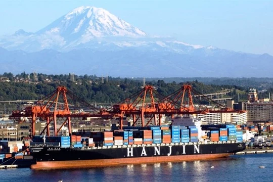 Hãng vận tải lớn khổng lồ Hanjin tuyên bố phá sản.