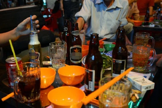 So với 5 năm trước, người Việt hiện nay càng nhậu nhiều hơn! - (Ảnh minh họa)