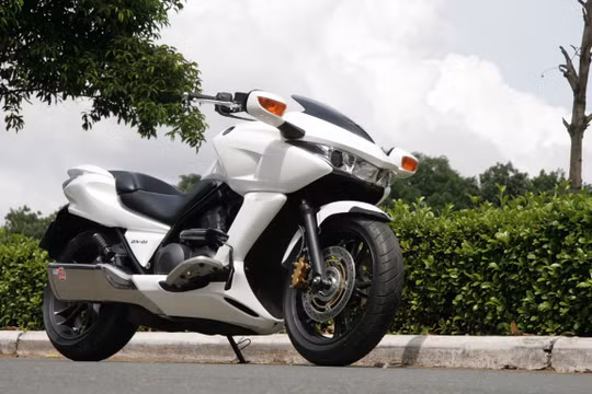 Xe ga “cá mập” Honda DN-01