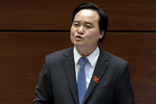 Bộ trưởng Phùng Xuân Nhạ đăng đàn trả lời chất vấn trước Quốc hội