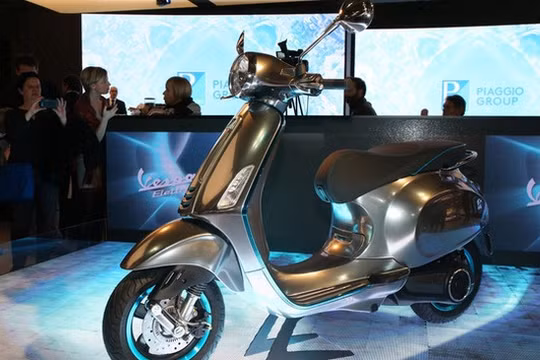 Vespa Primavera phiên bản chạy điện có tên Elettrica đã ra mắt trong triển lãm EICMA năm nay dưới dạng xe concept.