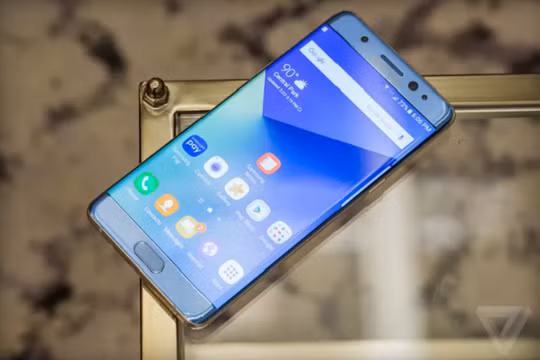 Cảm biến nhận diện bằng mống mắt có thể mở bất kỳ ứng dụng nào thay vì phải gõ mật khẩu.