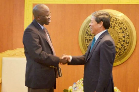 Ông Ousmane Dione trong lần tiếp kiến nguyên Bộ trưởng Tài nguyên & Môi trường - Nguyễn Minh Quang - (Ảnh: WB)