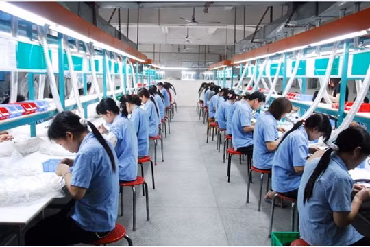 Lao động nữ Việt Nam rất được chủ sử dụng Malaysia tuyển dụng vào làm việc trong lĩnh vực dệt may - (Ảnh minh họa)