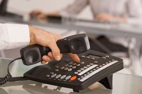 Ủy ban An toàn giao thông Quốc gia vừa công bố 11 số điện thoại đường dây nóng dịp Quốc khánh 2-9- (Ảnh minh họa).