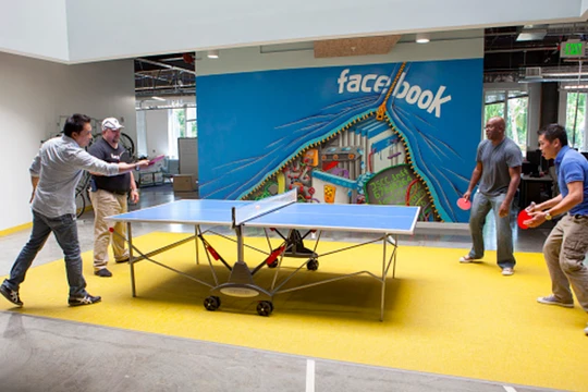 Facebook là công ty công nghệ tốt nhất để làm việc trong năm 2017