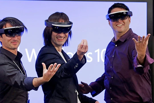 Microsoft đang chứng tỏ tầm ảnh hưởng của mình đối với công nghệ VR- (Ảnh: AFP).