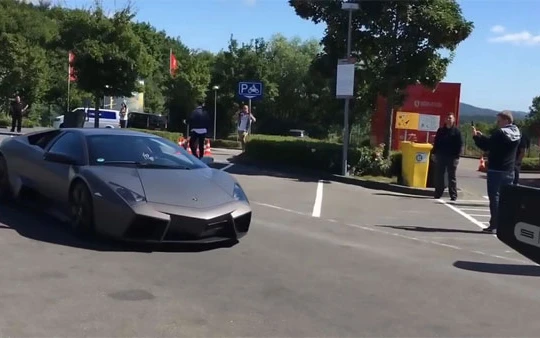 Tỷ phú người Nga đưa dàn đồ chơi đắt giá sang Đức để tham dự sự kiện của một người bạn.