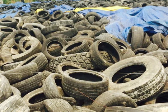 Kính nổi Chu Lai “đề nghị” được nhập lốp ôtô cũ trong 9 năm