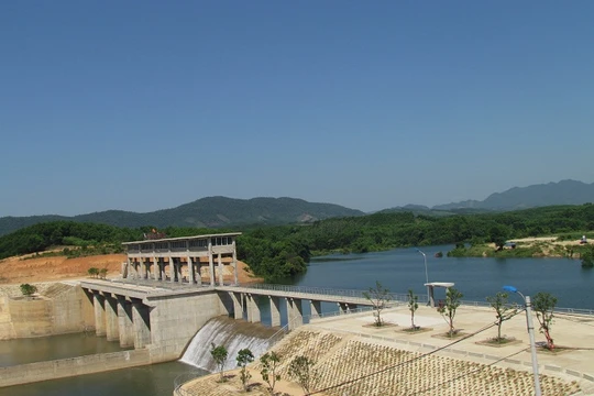 Đập dâng Lạc Tiến - một phần quan trọng của Dự án - (Ảnh minh họa).