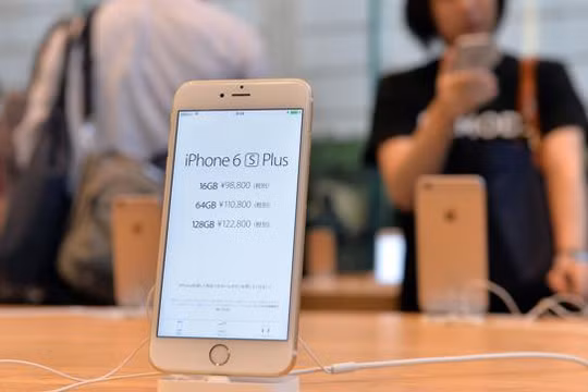 Apple bắt đầu bán mặt hàng iPhone 6S tân trang- (Ảnh: AFP).
