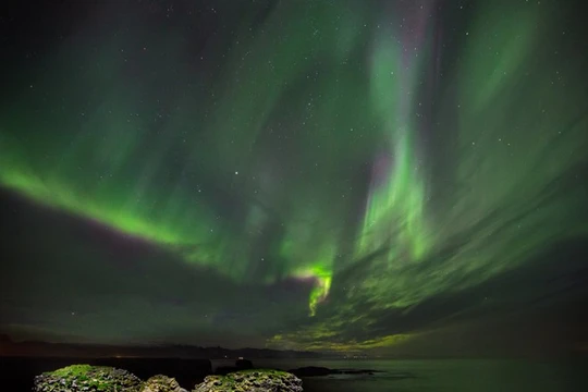 "Drone Lighting" được khởi xướng bởi nhiếp ảnh gia Reuben Wu. Để chụp được những tấm ảnh đêm ấn tượng, người chụp đã gắn thêm các thiết bị trợ sáng lên Drone (máy bay không người lái). 