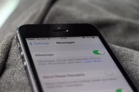 Nhiều người dùng không biết mình bị trừ tiền mỗi lần bật tắt iMessage, Facetime.